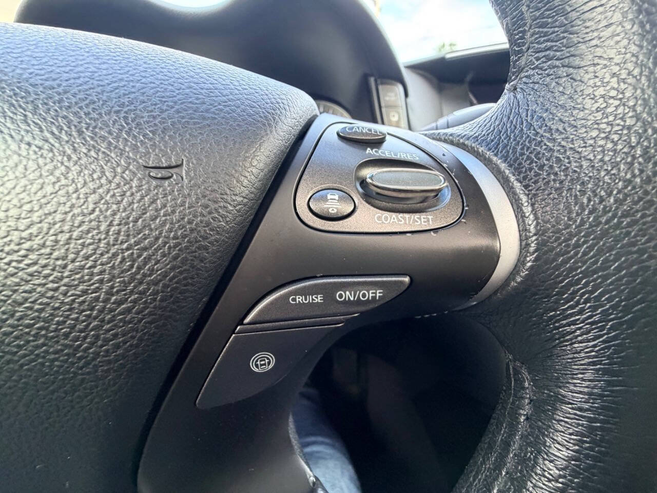 Used 2011 INFINITI M37 x w/ Premium Pkg AWD/4WD image 53