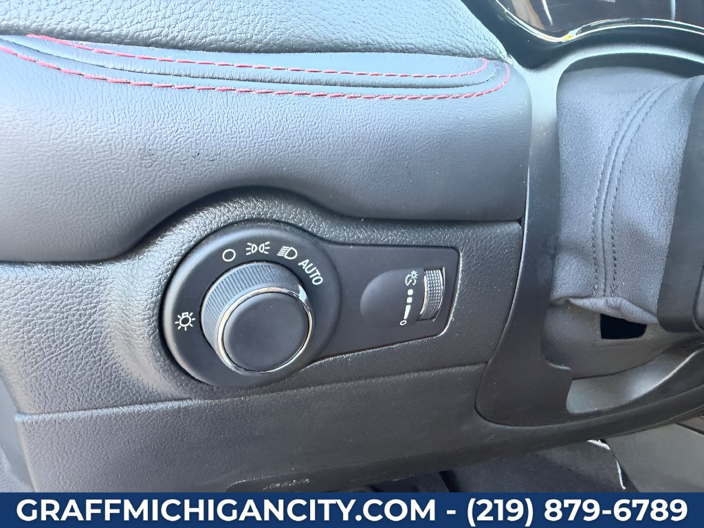 Used 2024 Dodge Durango GT AWD/4WD image 12