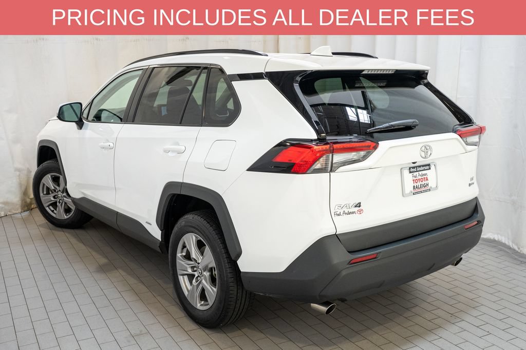 Certified 2025 Toyota RAV4 LE AWD/4WD image 3