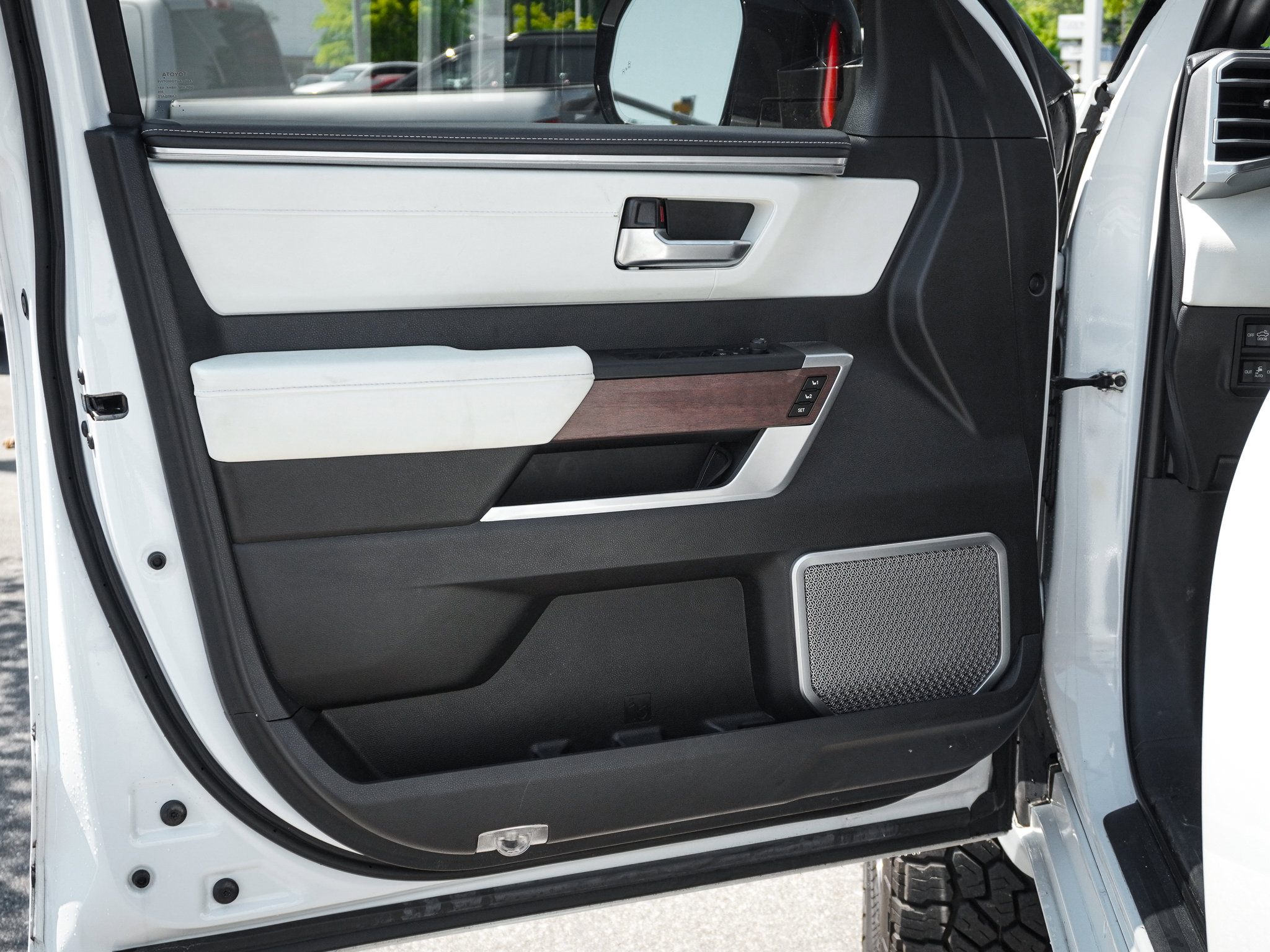 Used 2023 Toyota Tundra Capstone AWD/4WD image 14