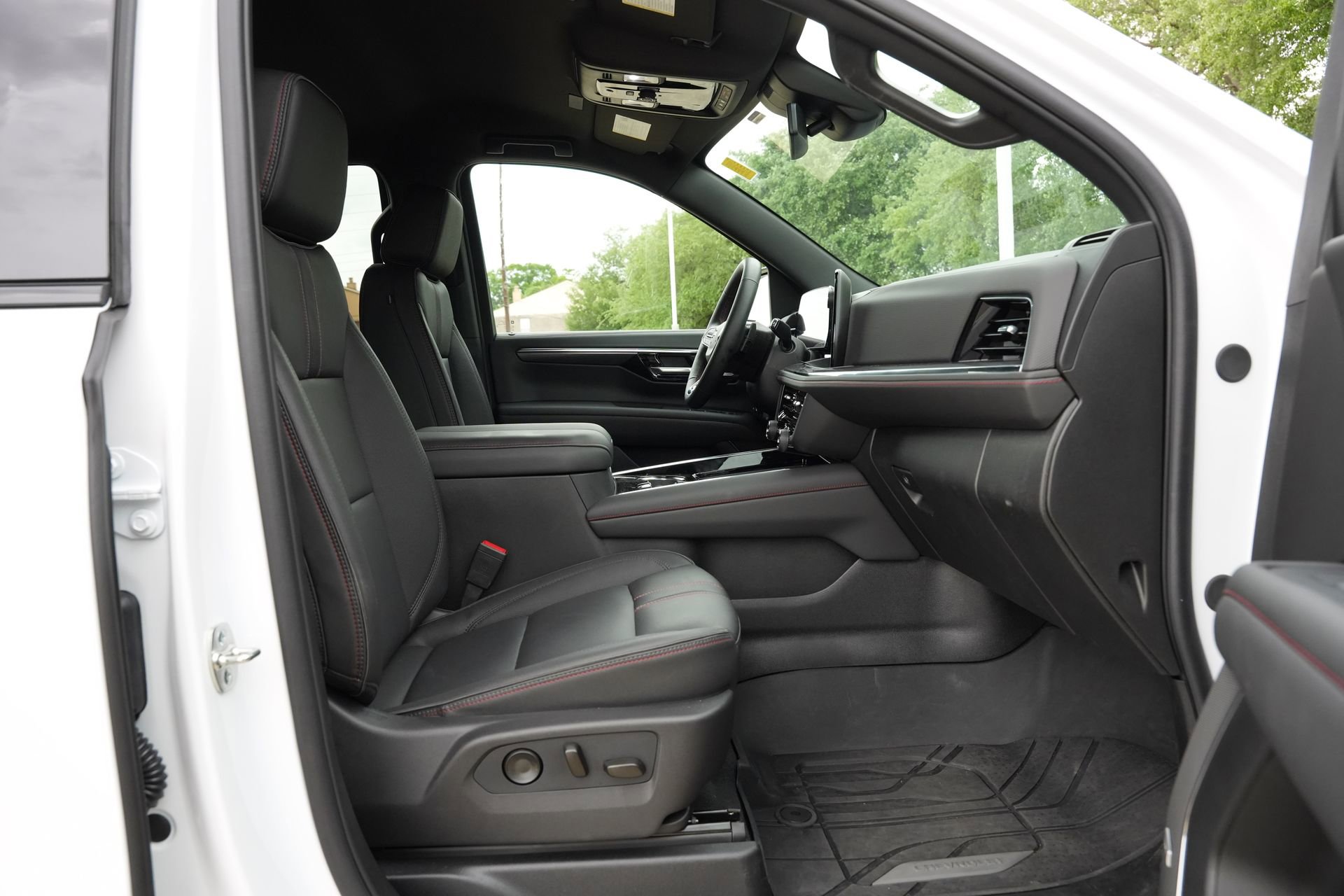 Used 2026 Chevrolet Tahoe RST w/ Comfort Package RWD image 27