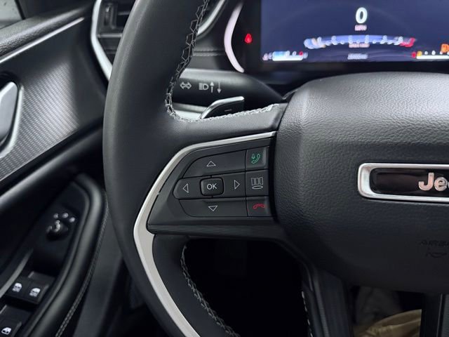 Used 2023 Jeep Grand Cherokee Laredo w/ Luxury Tech Group I AWD/4WD image 24