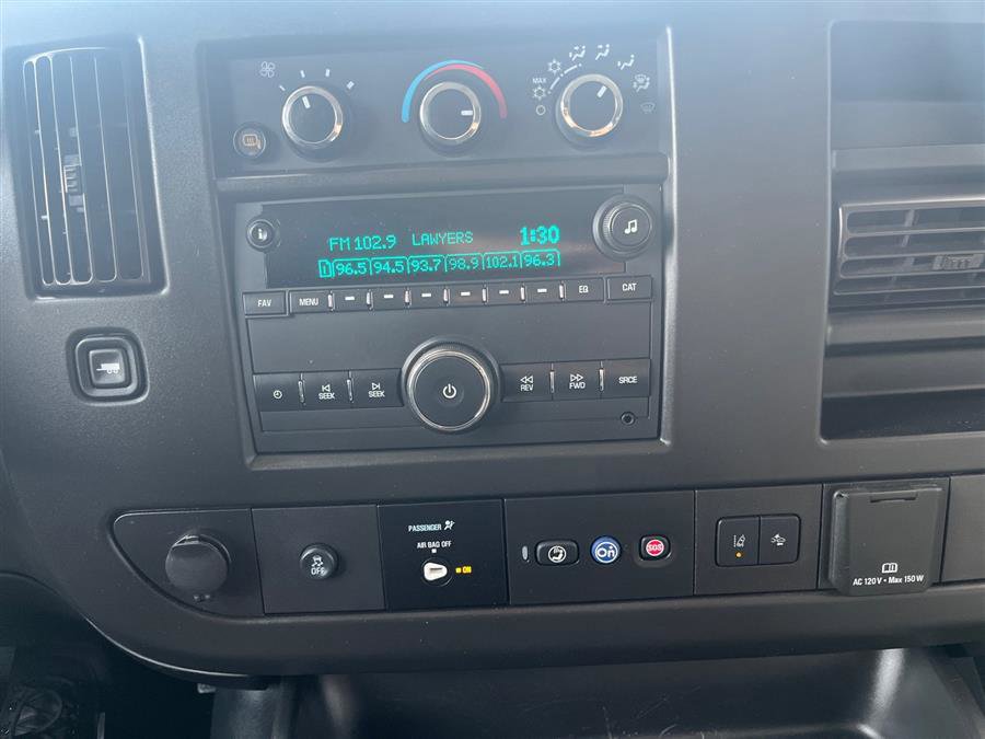 Used 2020 Chevrolet Express 3500 LT w/ LT Preferred Equipment Group image 18