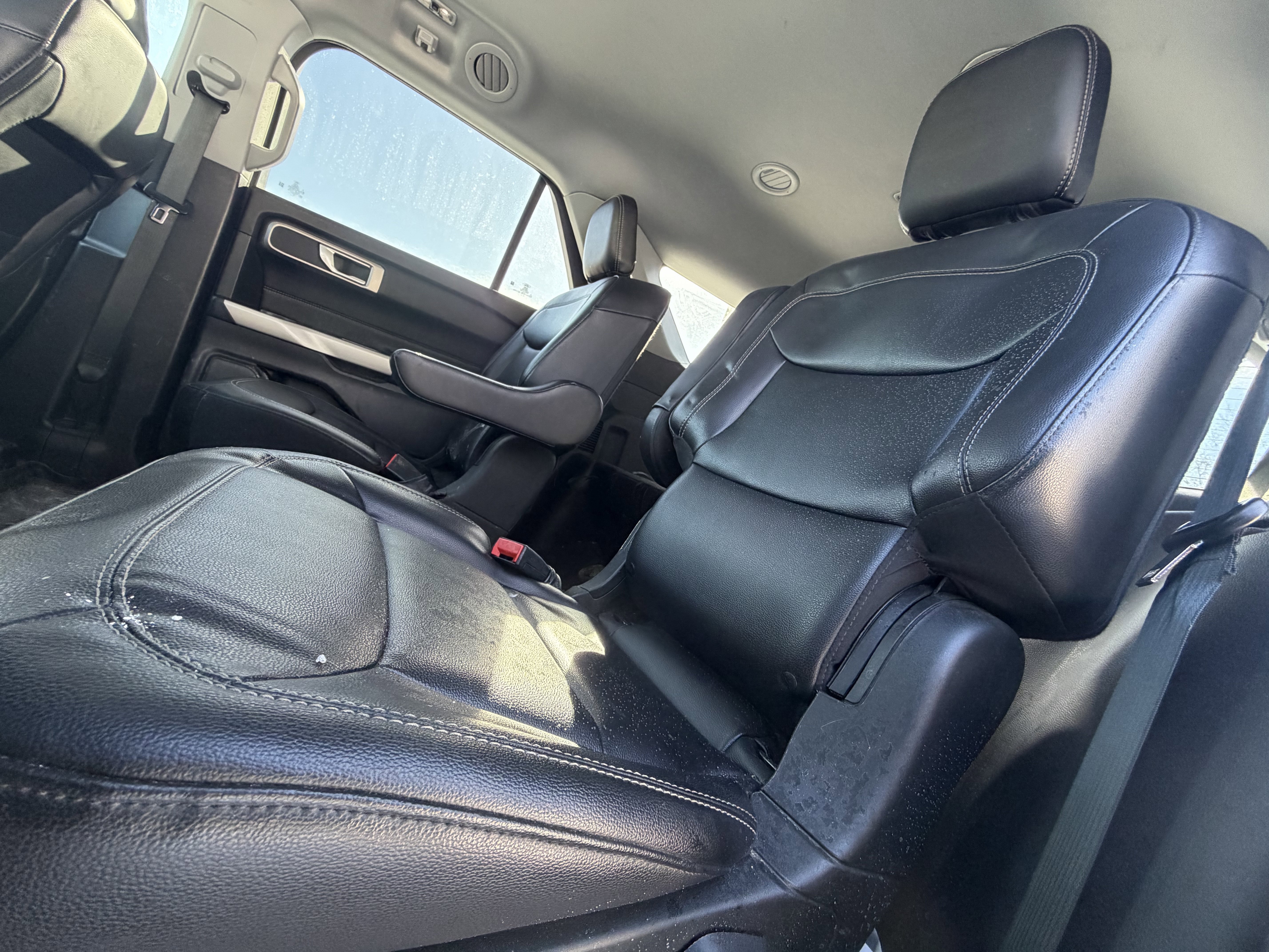 Used 2021 Ford Explorer XLT w/ Equipment Group 202A image 27