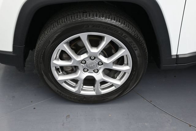 Used 2023 Jeep Compass Latitude AWD/4WD image 9