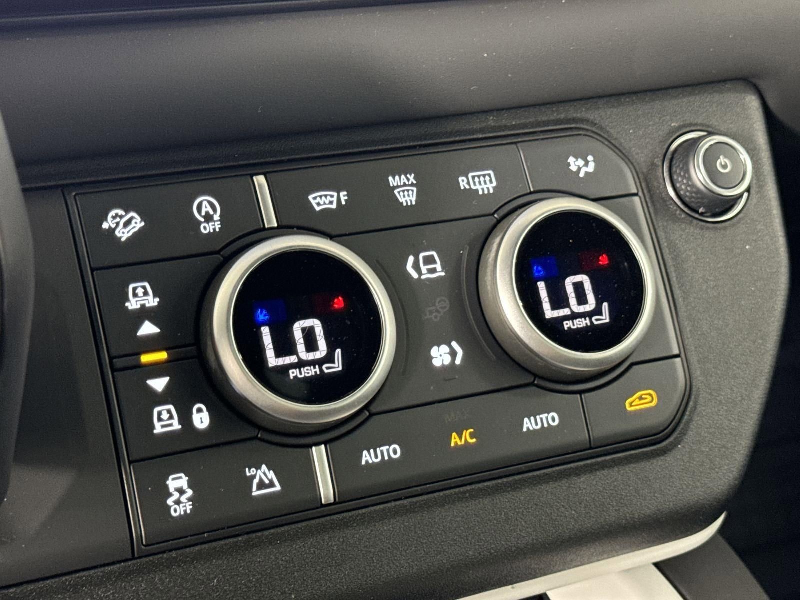 Used 2025 Land Rover Defender 110 X-Dynamic SE image 16