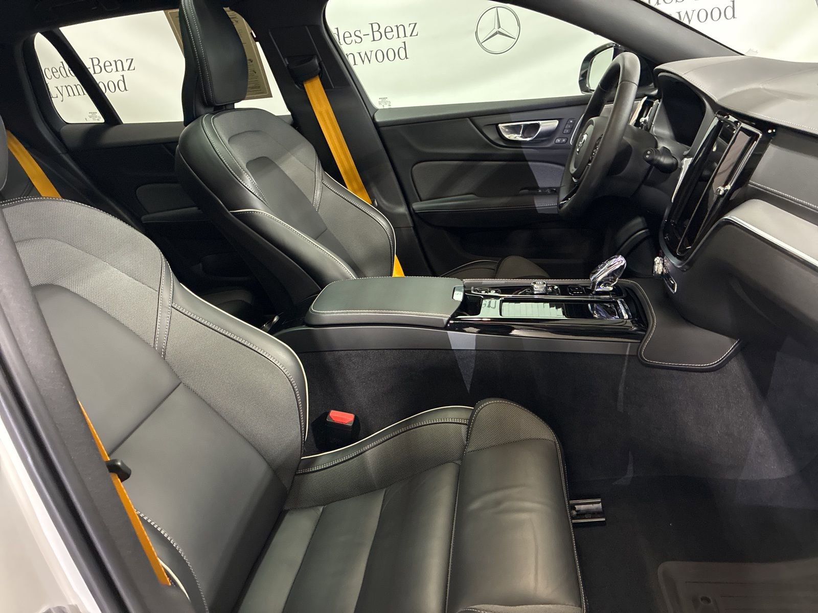 Used 2024 Volvo V60 T8 Polestar image 24