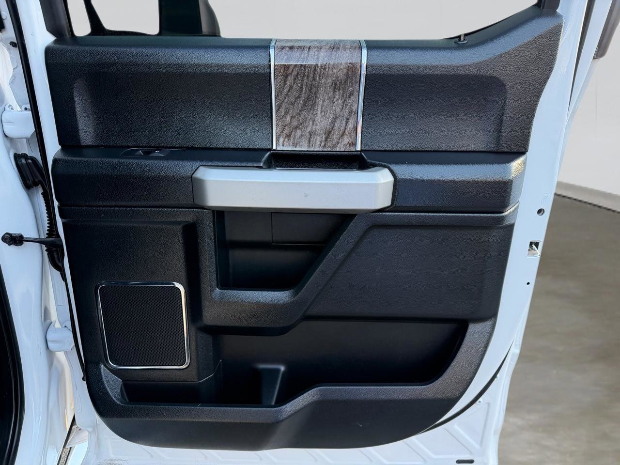 Used 2019 Ford F250 Lariat w/ Lariat Ultimate Package image 50