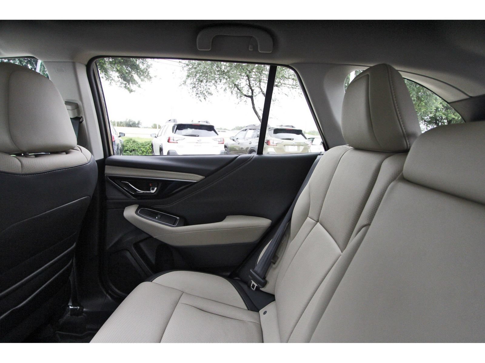 Certified 2025 Subaru Outback Limited AWD/4WD image 11
