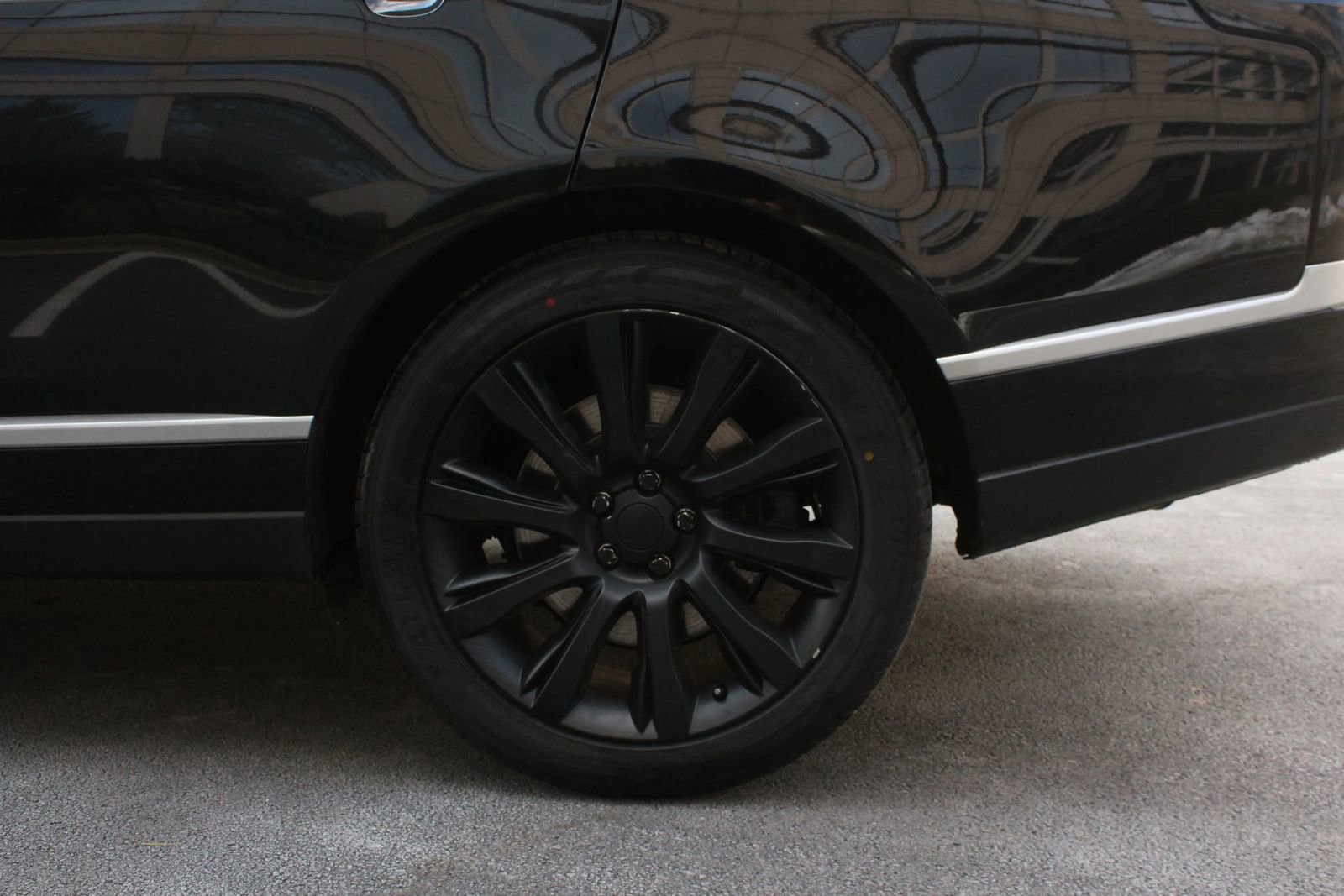 Used 2016 Land Rover Range Rover Supercharged AWD/4WD image 10