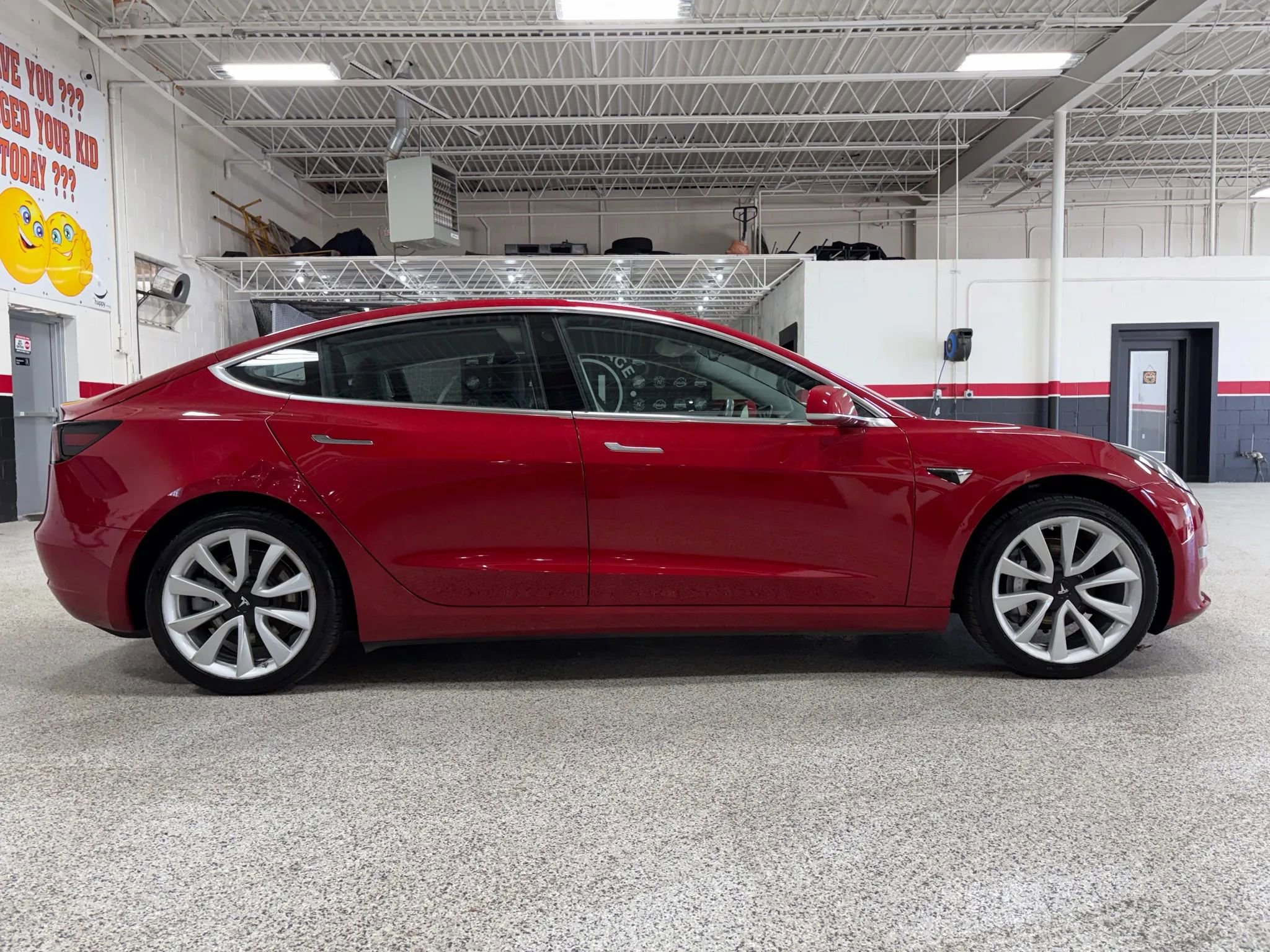 Used 2018 Tesla Model 3 Mid Range image 12