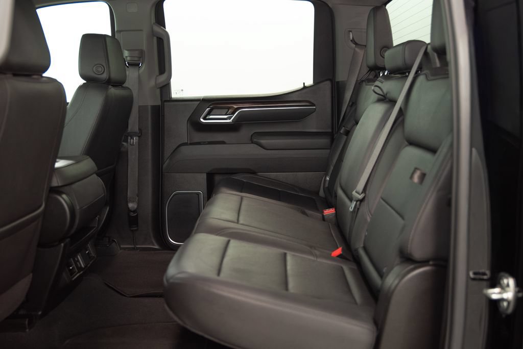 Used 2025 GMC Sierra 1500 SLT AWD/4WD image 9