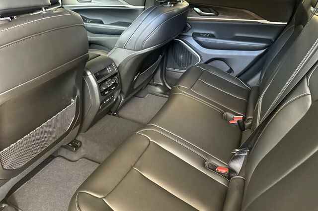 New 2026 Jeep Grand Cherokee Limited AWD/4WD image 6
