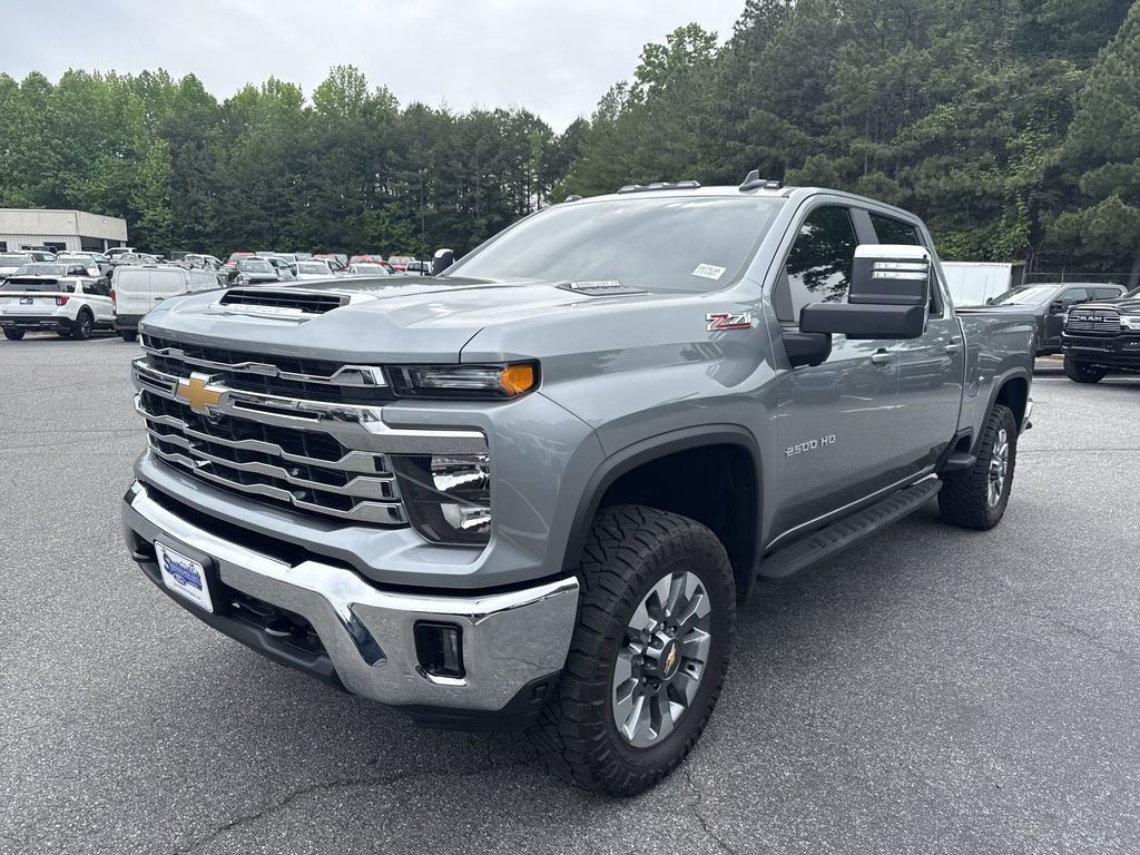 Used 2024 Chevrolet Silverado 2500 LT w/ All Star Edition AWD/4WD image 3
