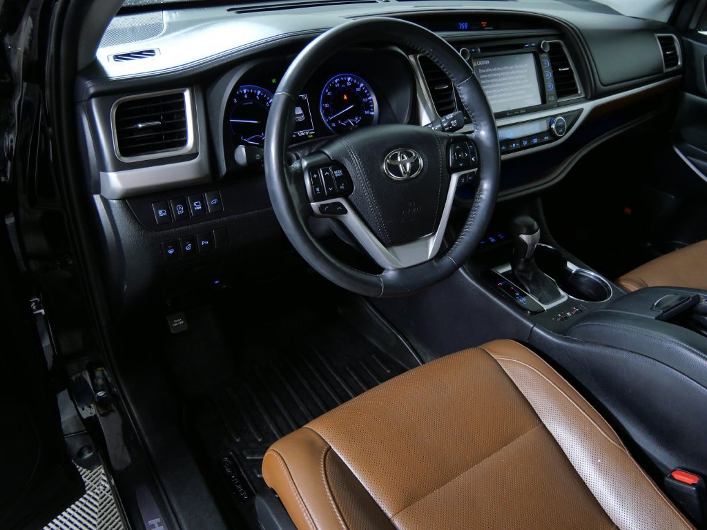 Used 2019 Toyota Highlander Limited Platinum AWD/4WD image 11