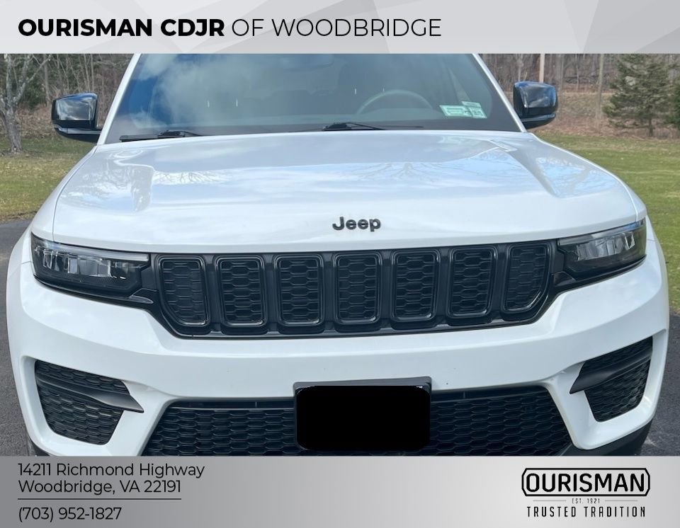 Used 2023 Jeep Grand Cherokee Altitude image 1