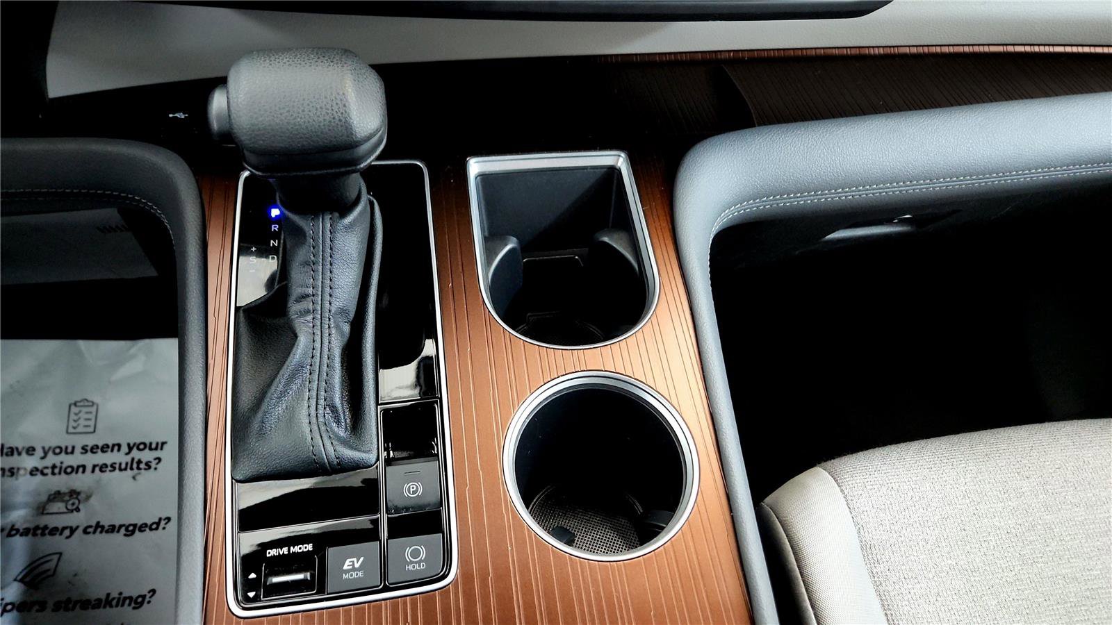 Certified 2024 Toyota Sienna LE image 32