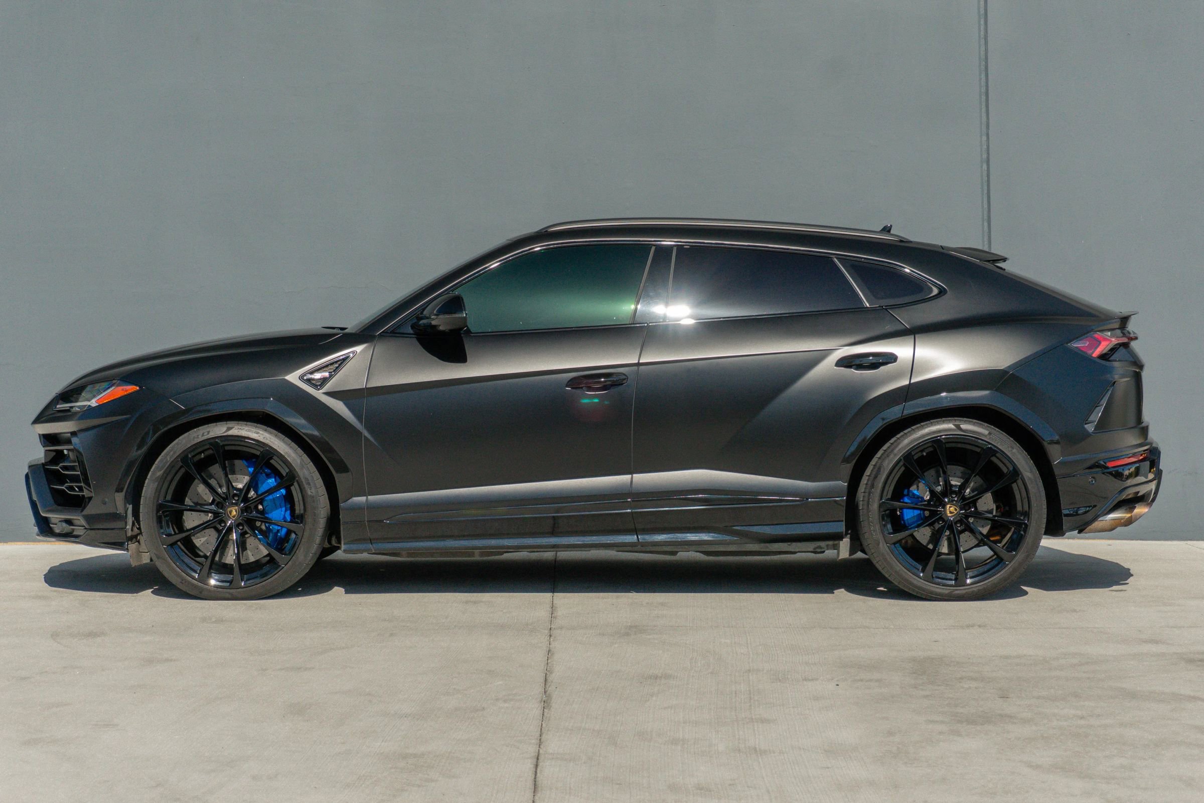 Used 2021 Lamborghini Urus image 2