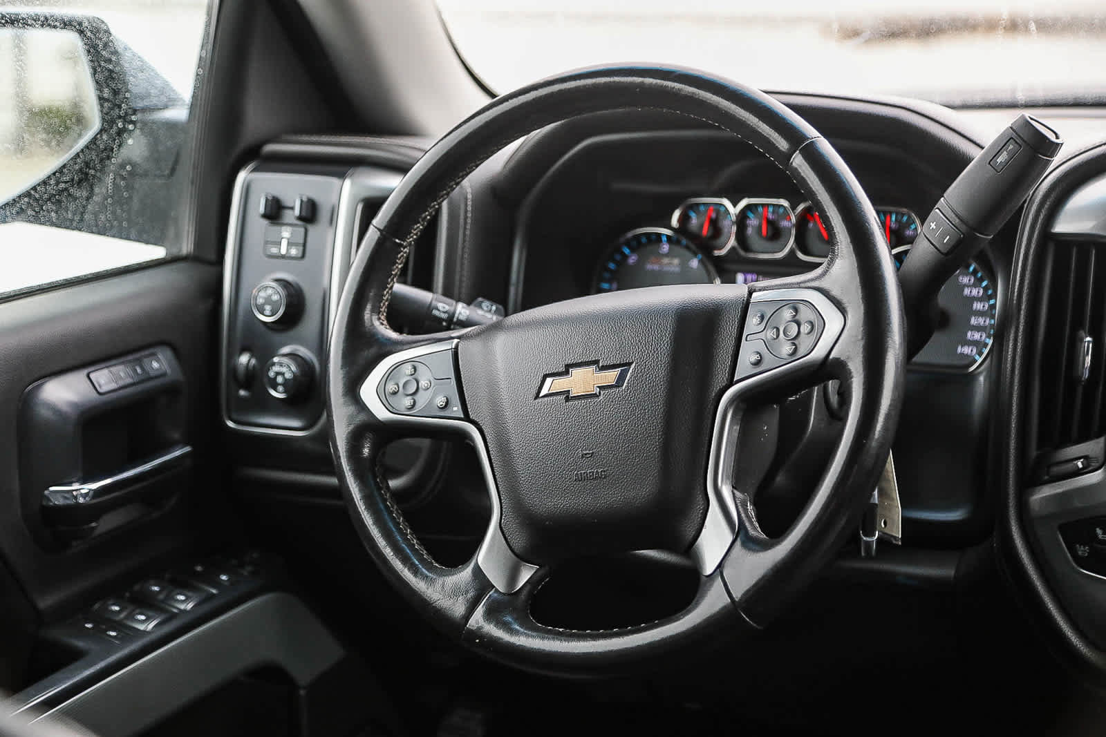 Used 2015 Chevrolet Silverado 1500 LTZ Z71 w/ LTZ Plus Package AWD/4WD image 15