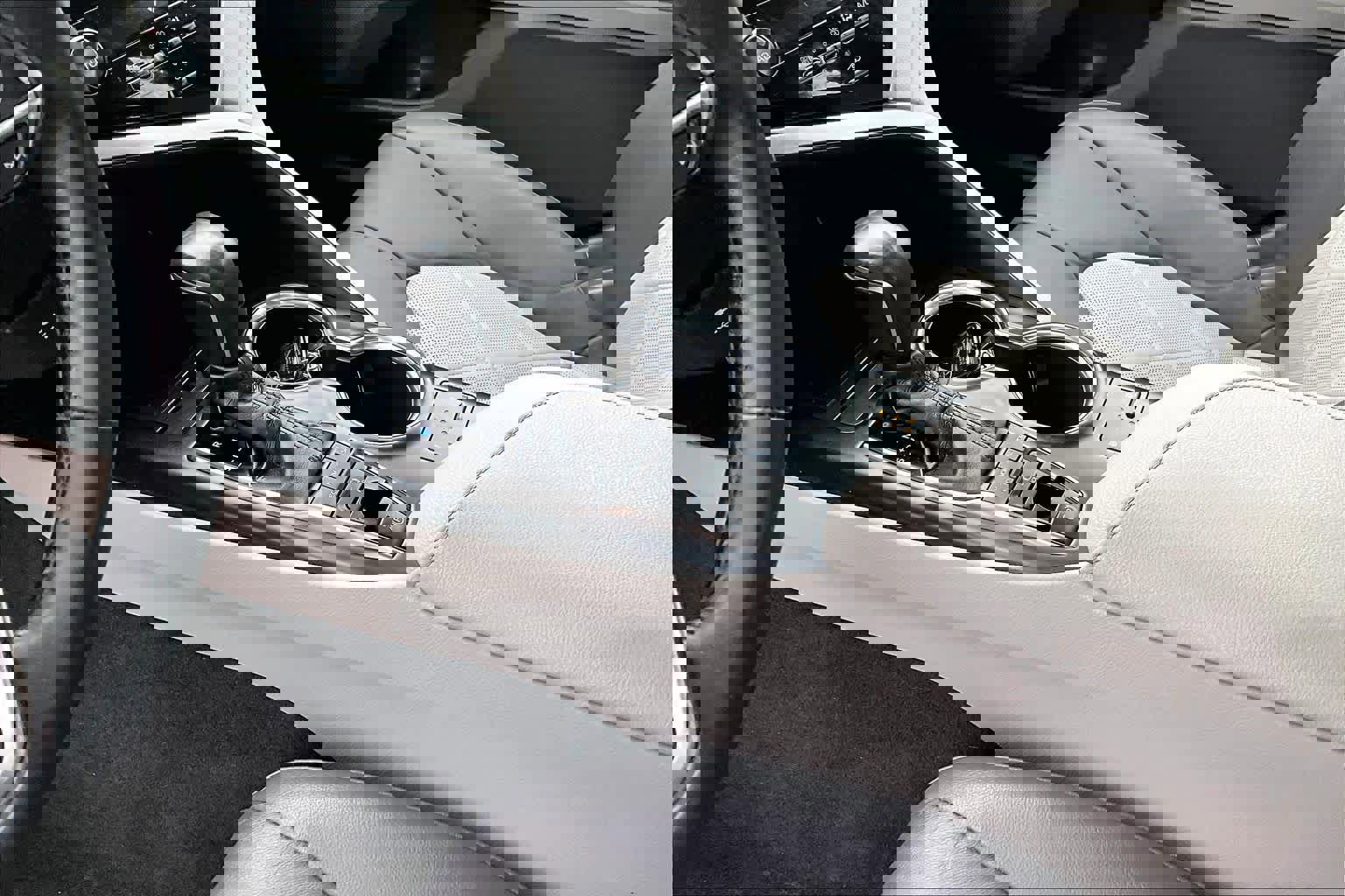 Used 2018 Toyota Camry XLE image 15