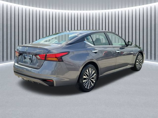 Used 2024 Nissan Altima 2.5 SV FWD image 6