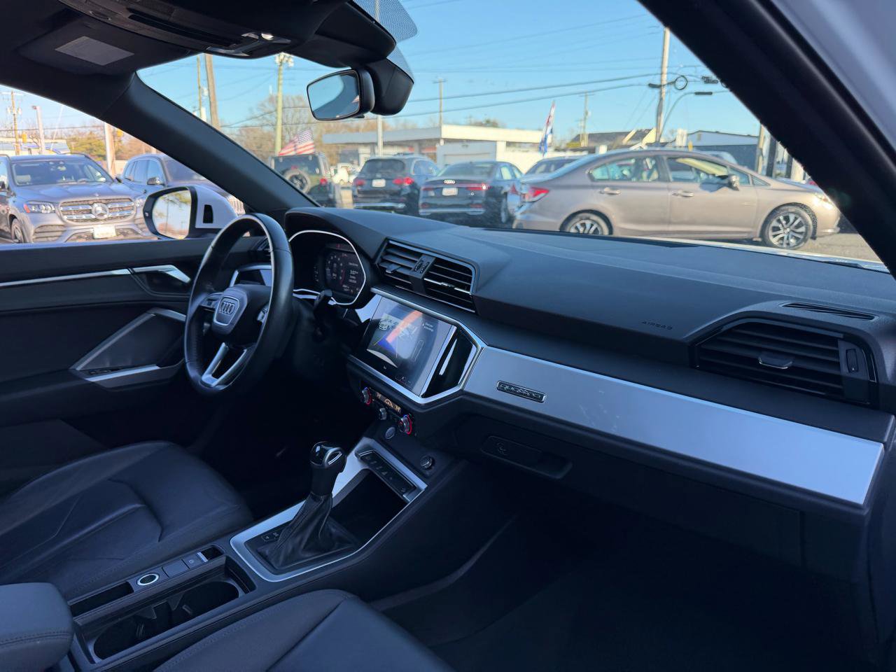 Used 2020 Audi Q3 2.0T Premium image 23