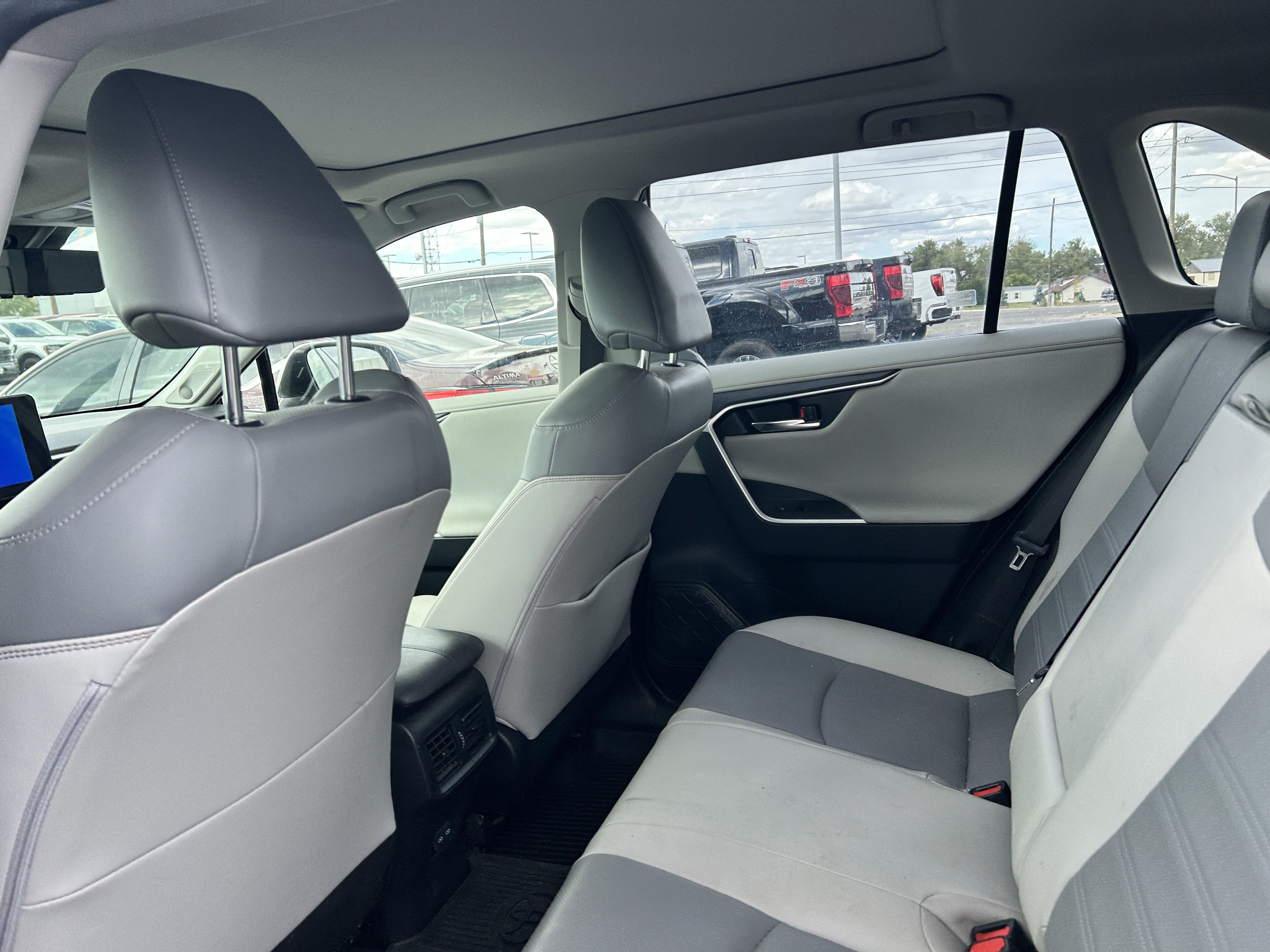 Used 2023 Toyota RAV4 Limited AWD/4WD image 10