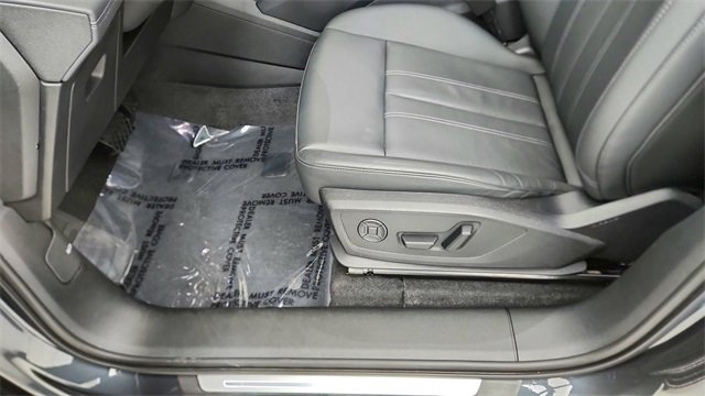 Used 2025 Audi Q6 e-tron Premium w/ Convenience Package image 33