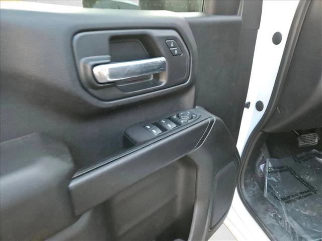 Used 2024 Chevrolet Silverado 2500 Custom w/ Custom Value Package image 9
