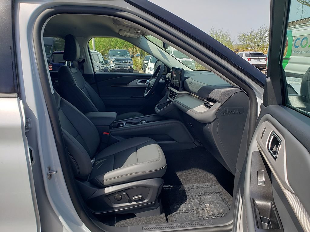 New 2026 Ford Explorer Active w/ Active Comfort Package AWD/4WD image 18