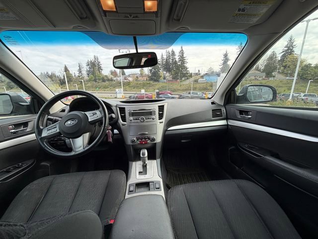 Used 2010 Subaru Outback 2.5i Premium image 5