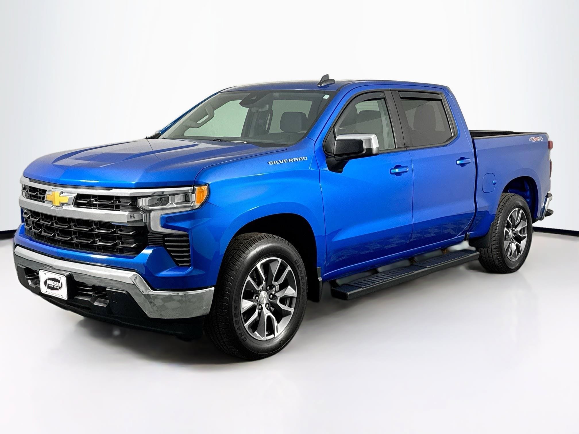 Used 2023 Chevrolet Silverado 1500 LT AWD/4WD image 10