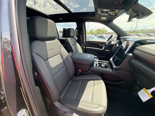 New 2026 GMC Yukon XL Denali w/ Denali Reserve Package AWD/4WD image 24