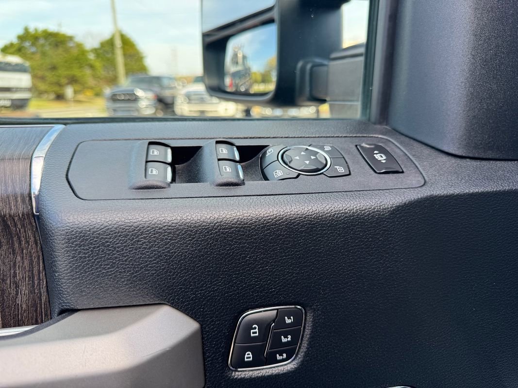 Used 2020 Ford F250 Lariat w/ Lariat Value Package image 37