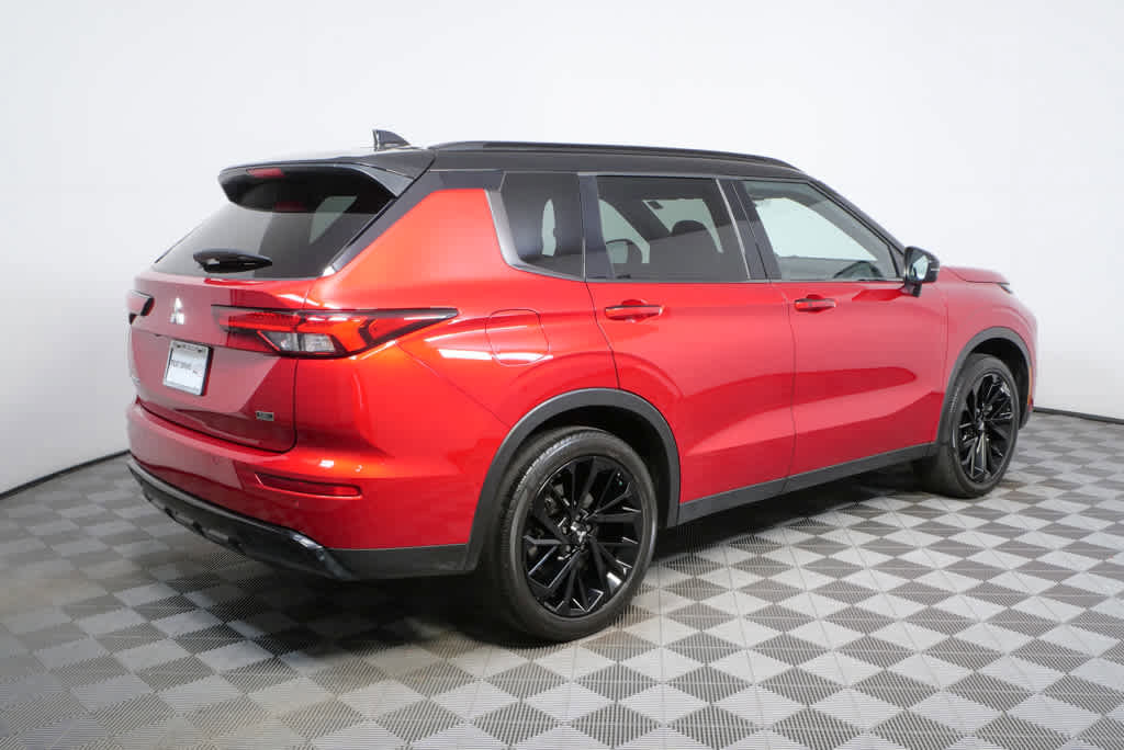 Used 2024 Mitsubishi Outlander SEL Black Edition image 3