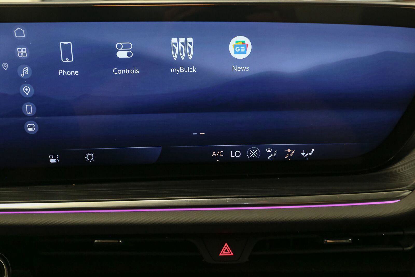 Used 2024 Buick Envision Preferred AWD/4WD image 24