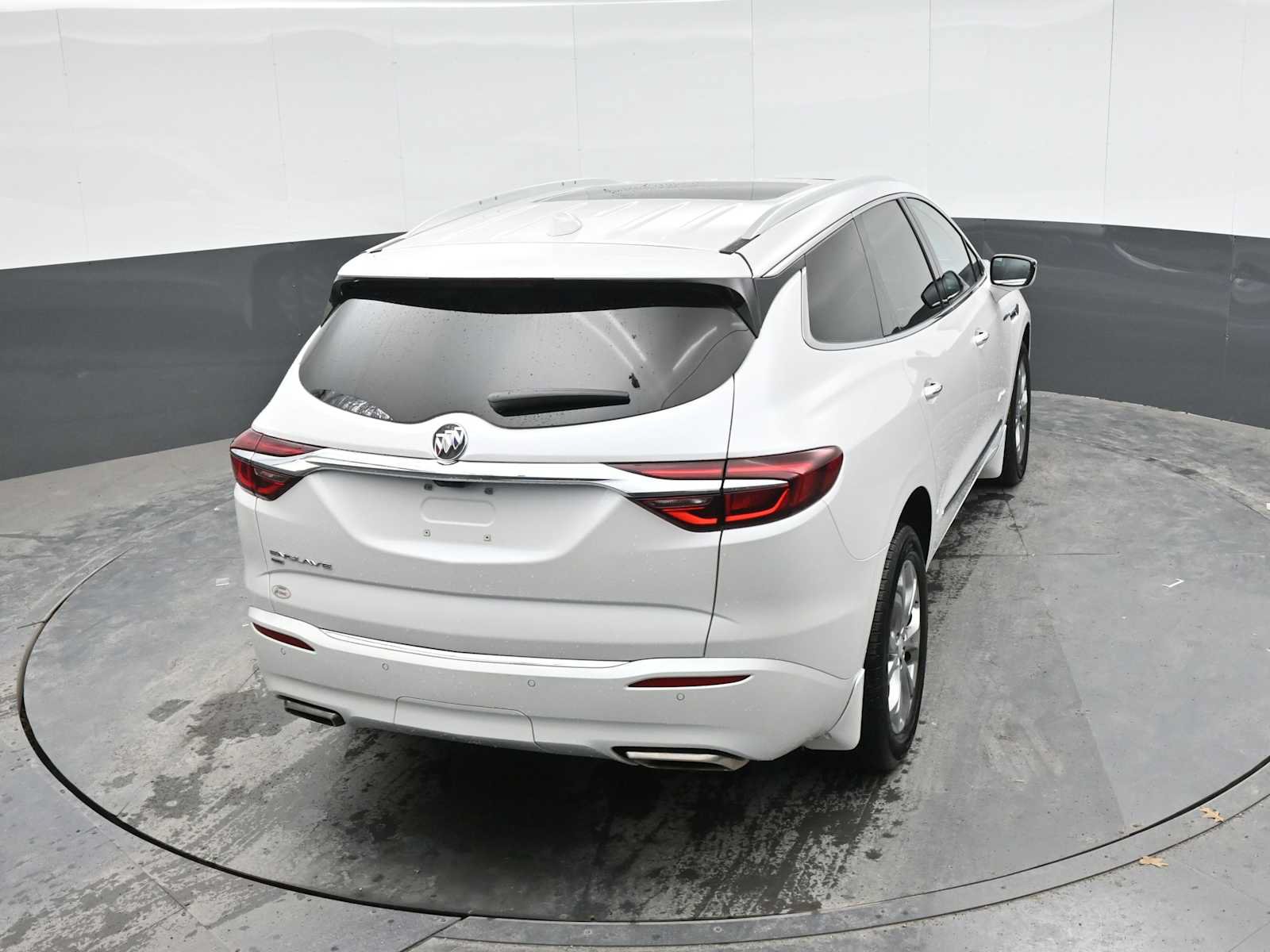 Used 2021 Buick Enclave Avenir w/ Avenir Technology Package AWD/4WD image 21