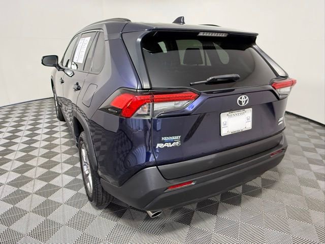 Used 2022 Toyota RAV4 XLE image 4
