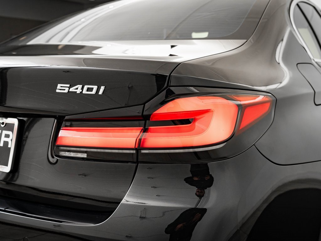 Used 2021 BMW 540i xDrive w/ Premium Package image 16