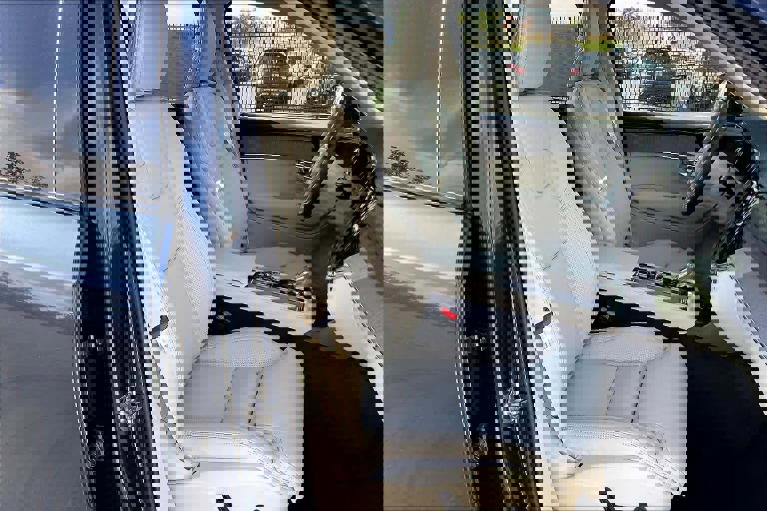 New 2026 Volvo XC90 B6 Ultra w/ Protection Package image 32