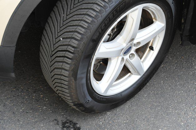 Used 2017 Ford Explorer XLT image 11