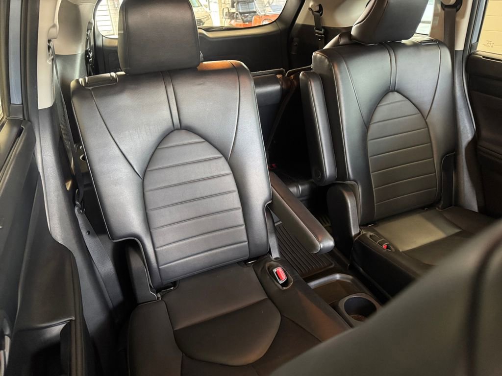 Used 2022 Toyota Highlander XLE image 17