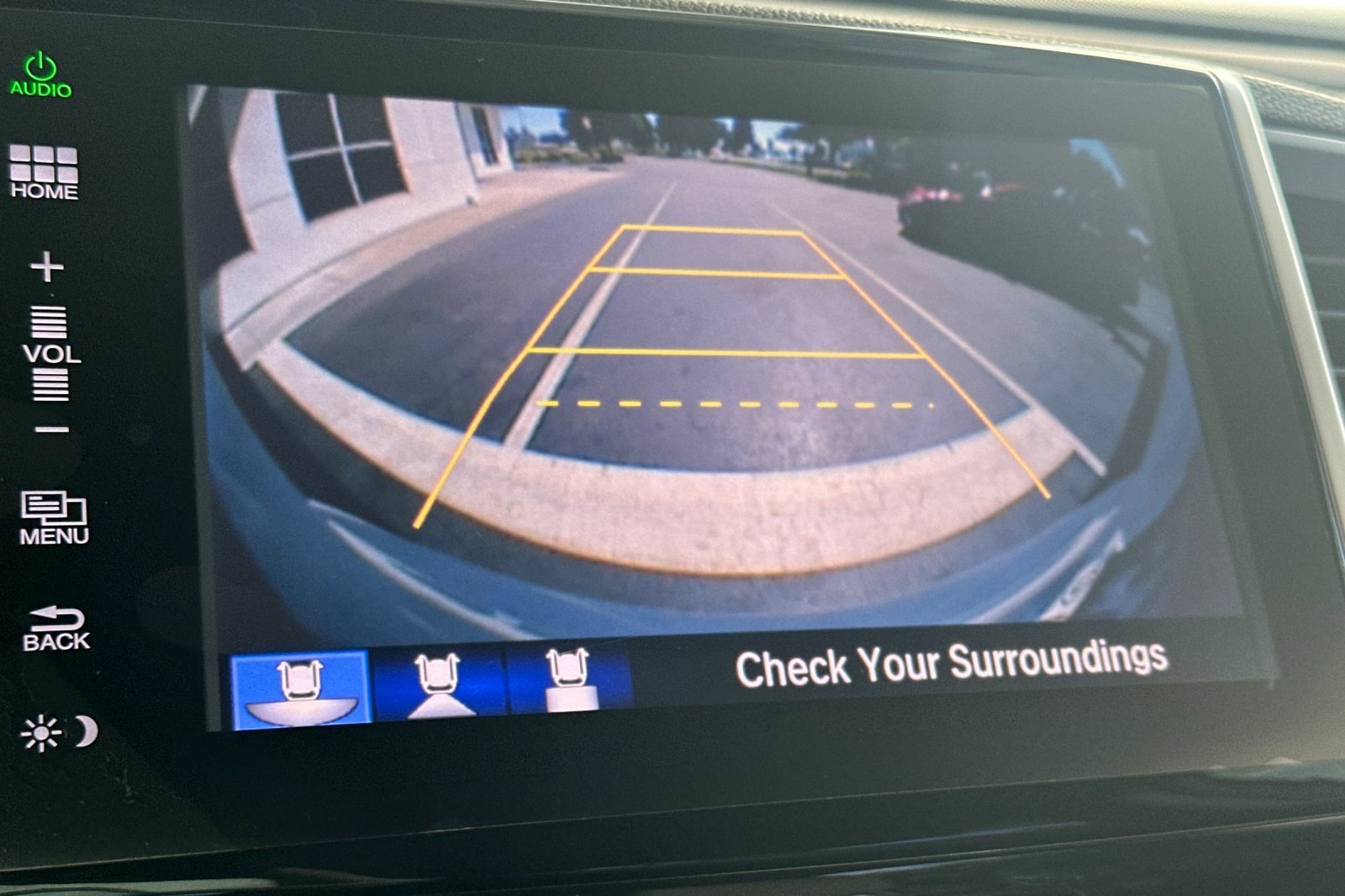 Used 2016 Honda Pilot Touring image 25