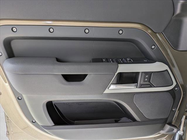 Used 2022 Land Rover Defender 110 S image 18