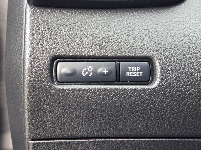 Used 2021 Nissan Rogue Sport SL w/ Premium Package FWD image 20