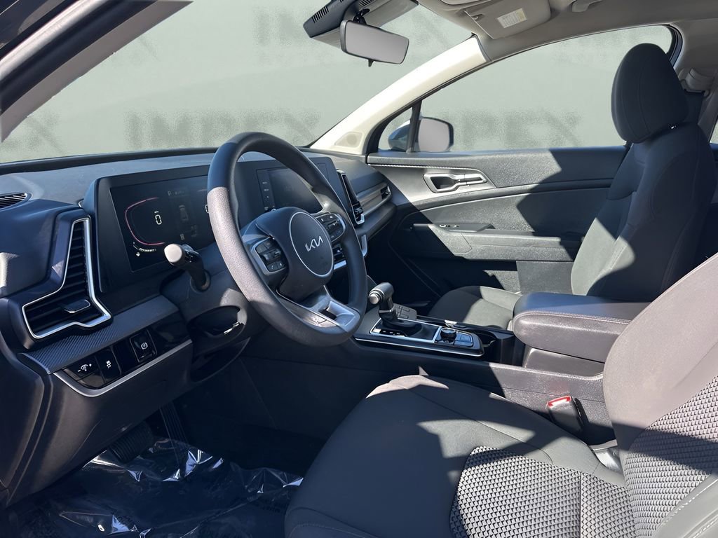 Used 2024 Kia Sportage LX image 9
