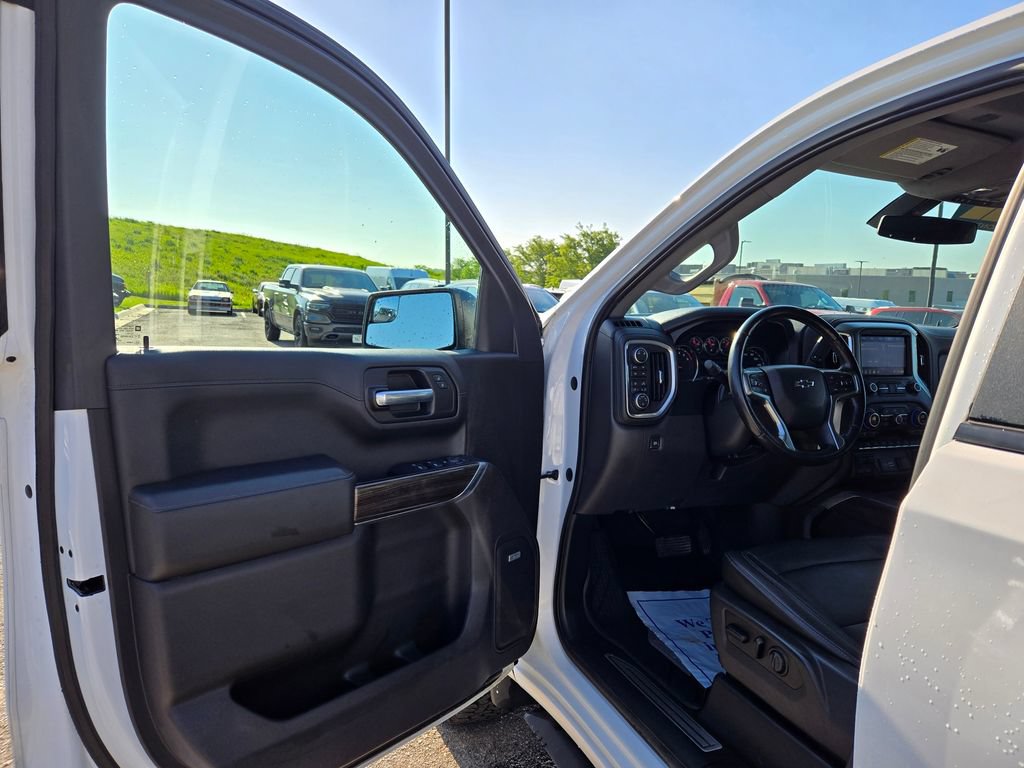 Used 2019 Chevrolet Silverado 1500 LT Trail Boss AWD/4WD image 14