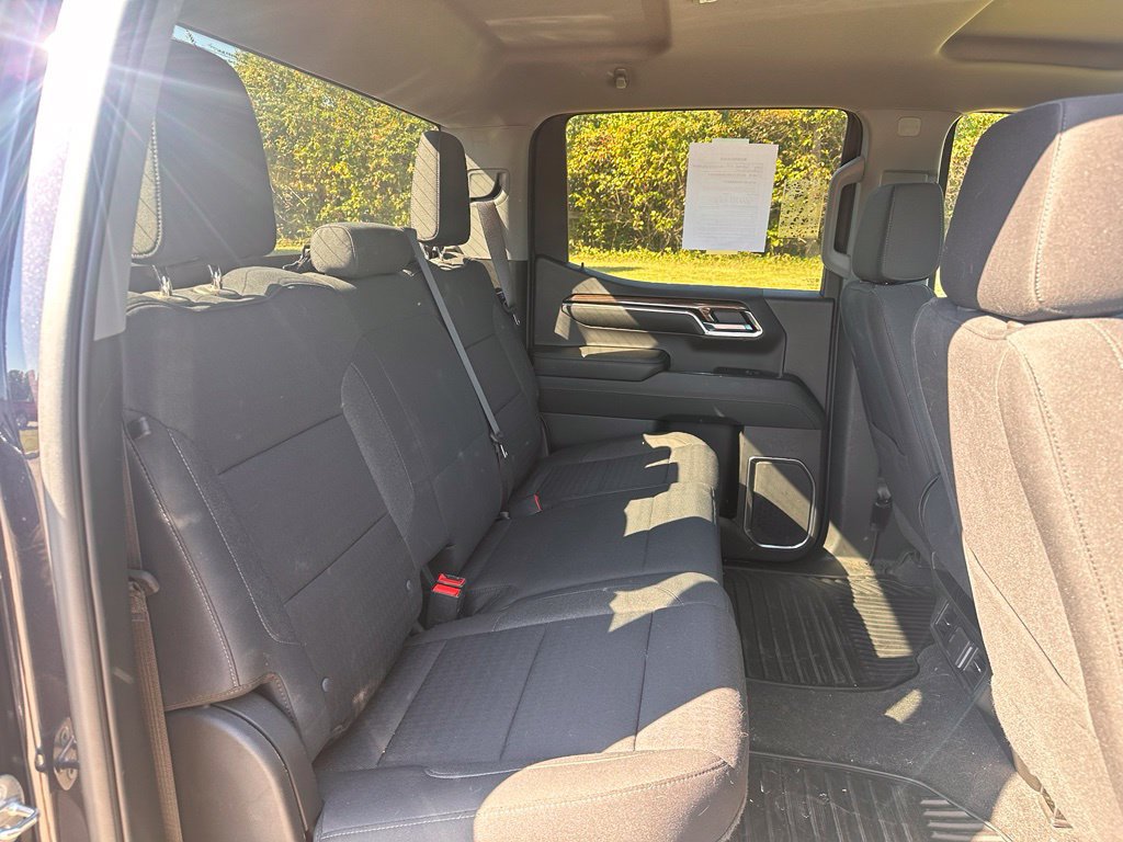 Used 2023 Chevrolet Silverado 1500 LT AWD/4WD image 20