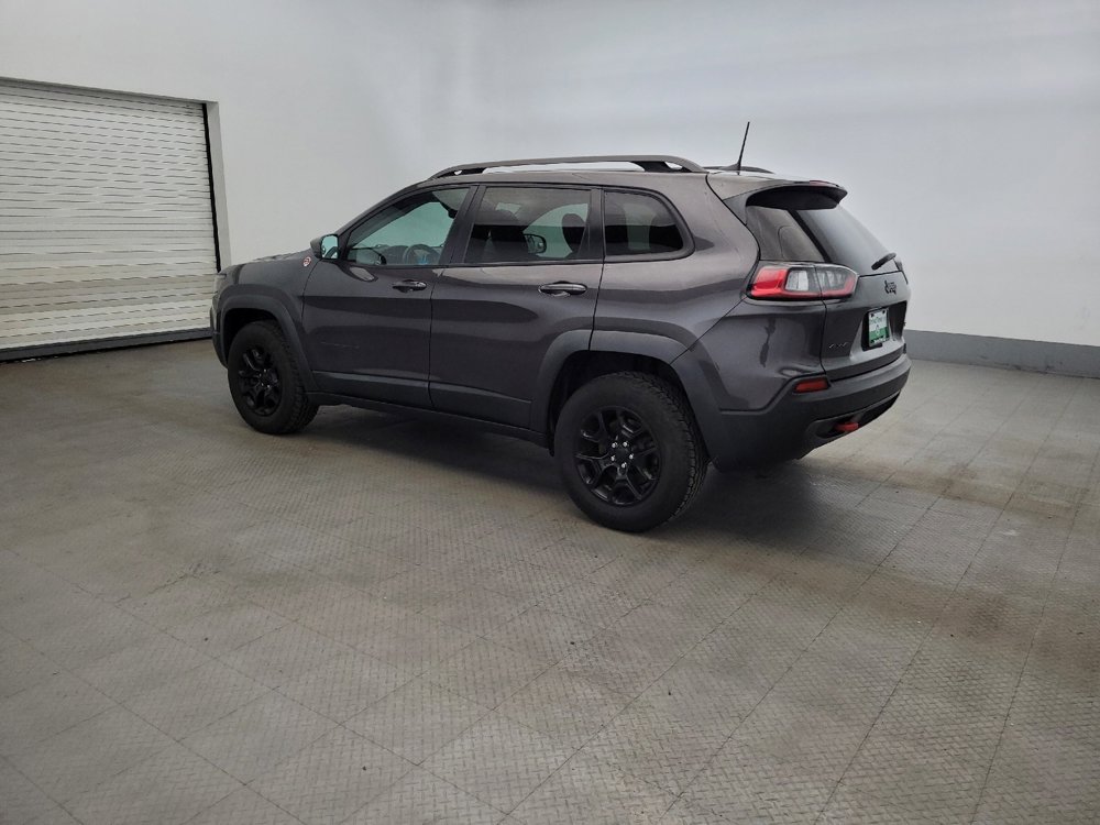 Used 2019 Jeep Cherokee Trailhawk image 3