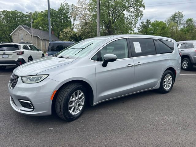 Used 2023 Chrysler Pacifica Touring-L FWD image 30